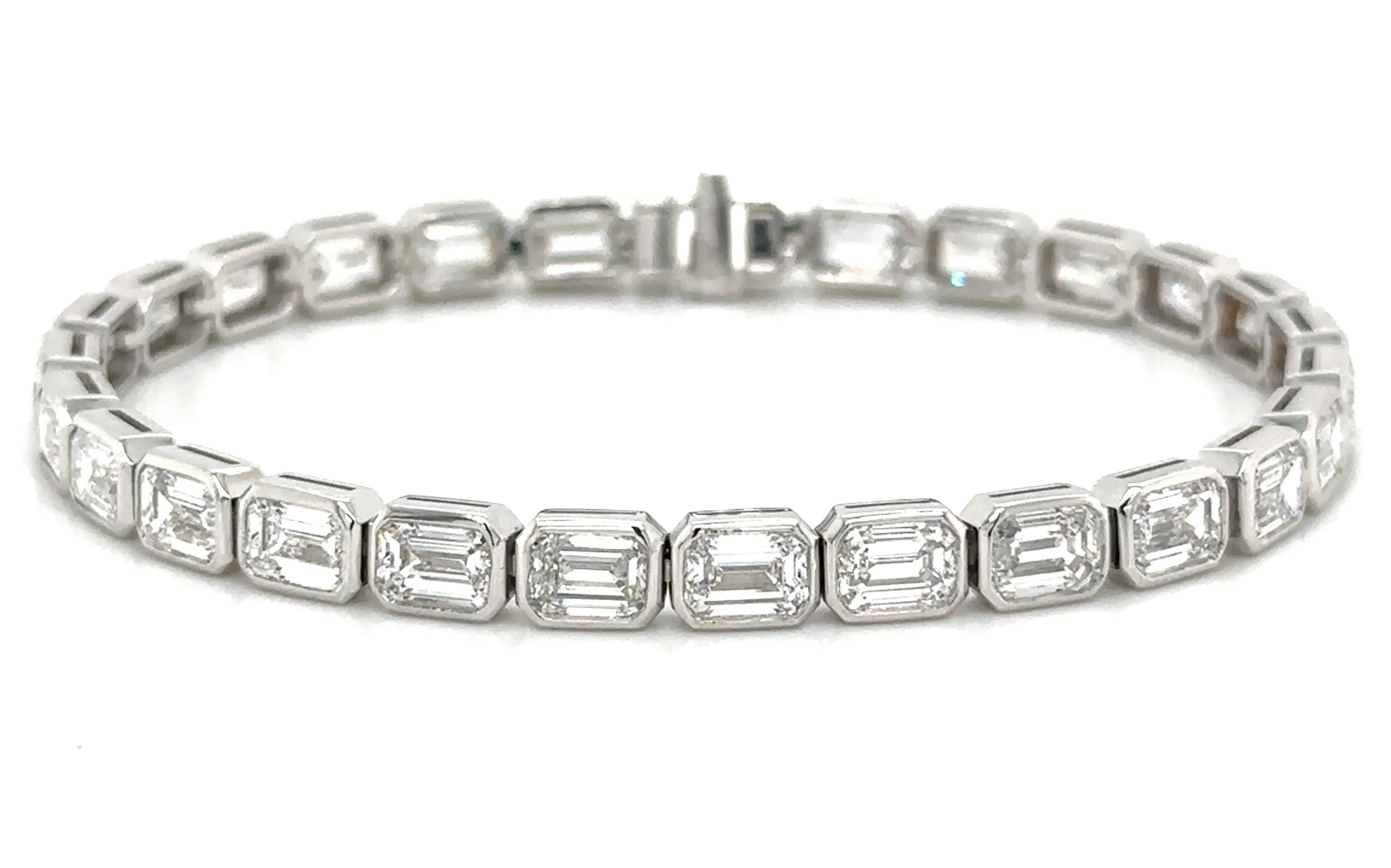 14.65carat Lab Diamond Emerald-cut East West Statement Tennis Bezel-set Bracelet