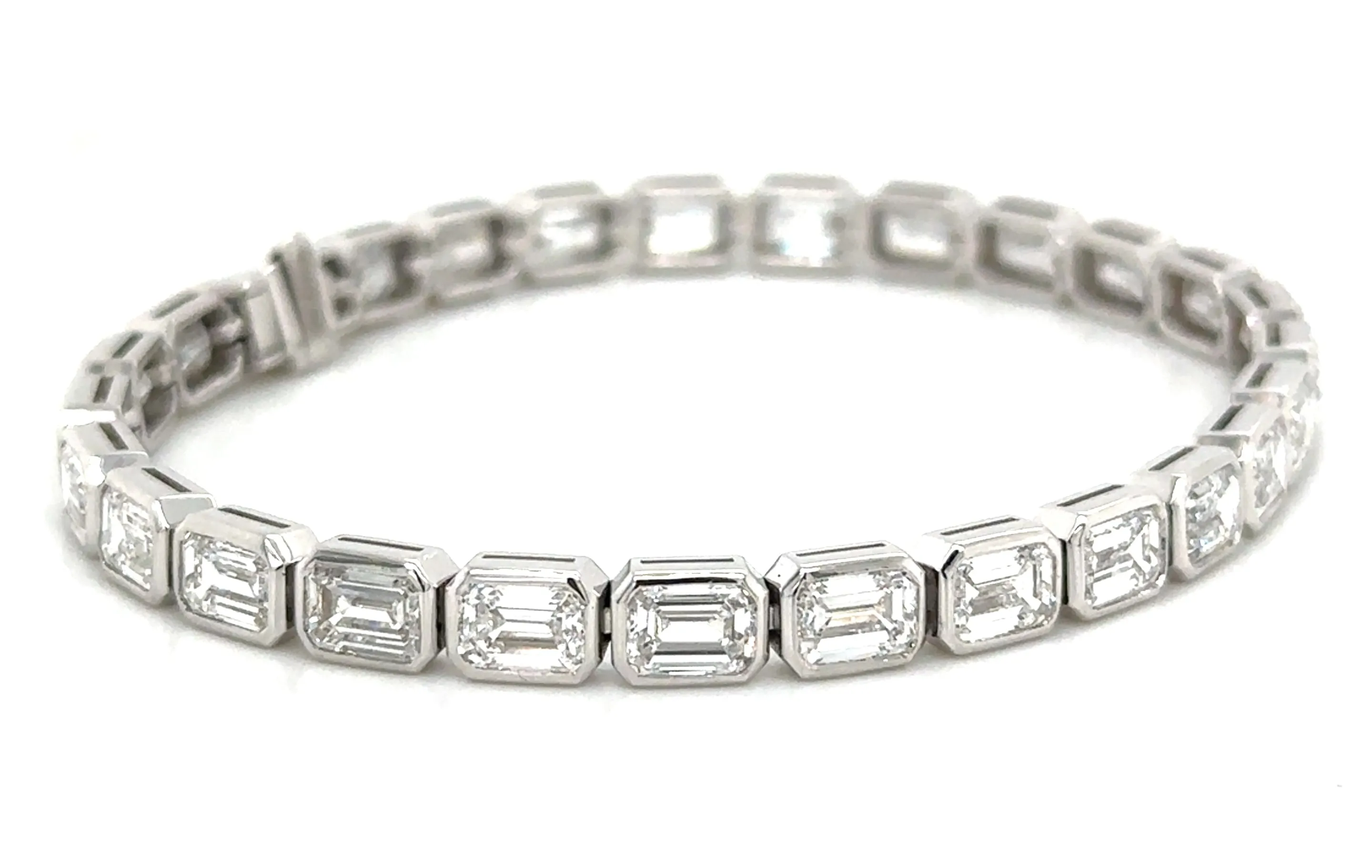 14.65carat Lab Diamond Emerald-cut East West Statement Tennis Bezel-set Bracelet
