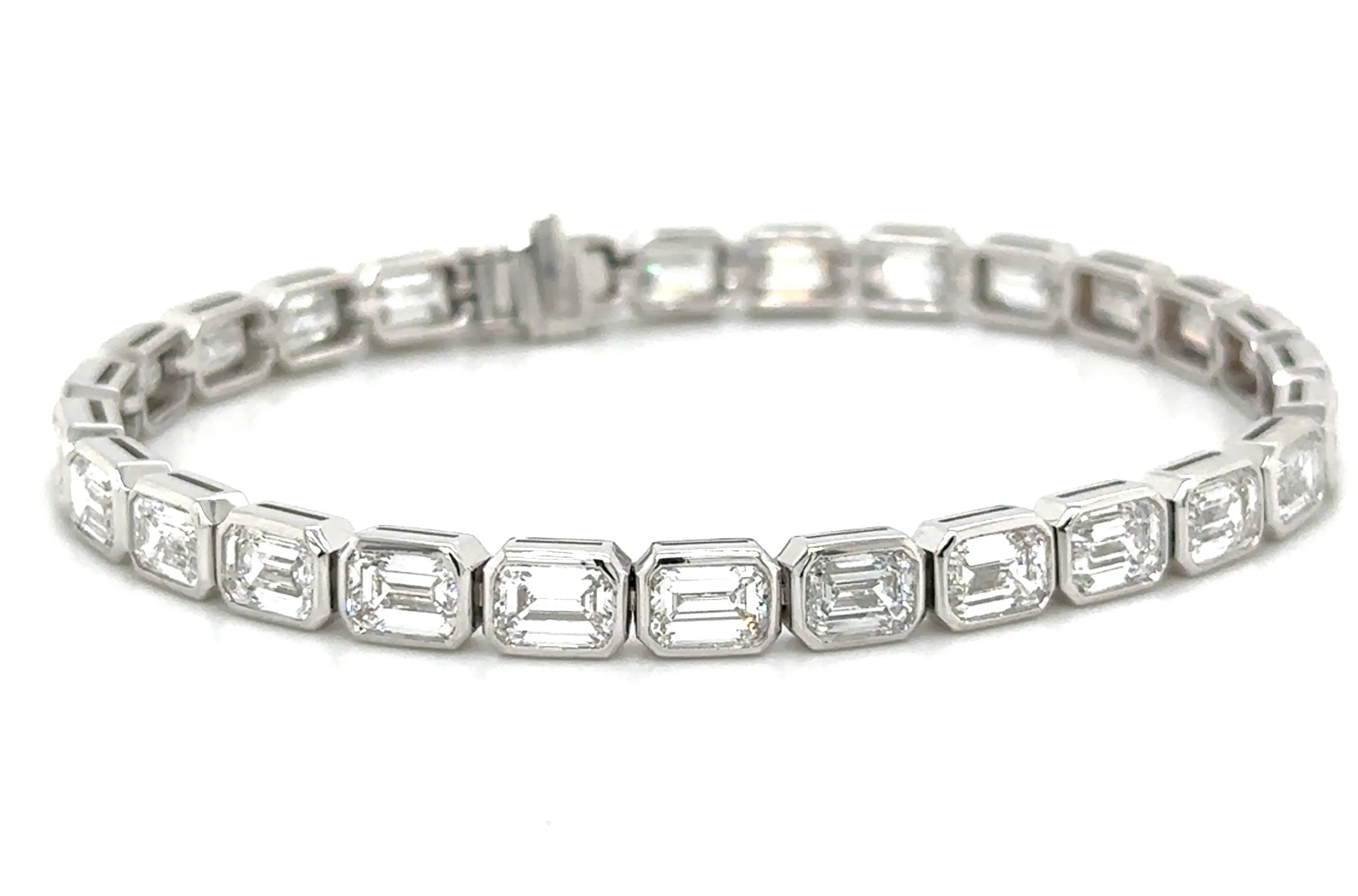 14.65carat Lab Diamond Emerald-cut East West Statement Tennis Bezel-set Bracelet