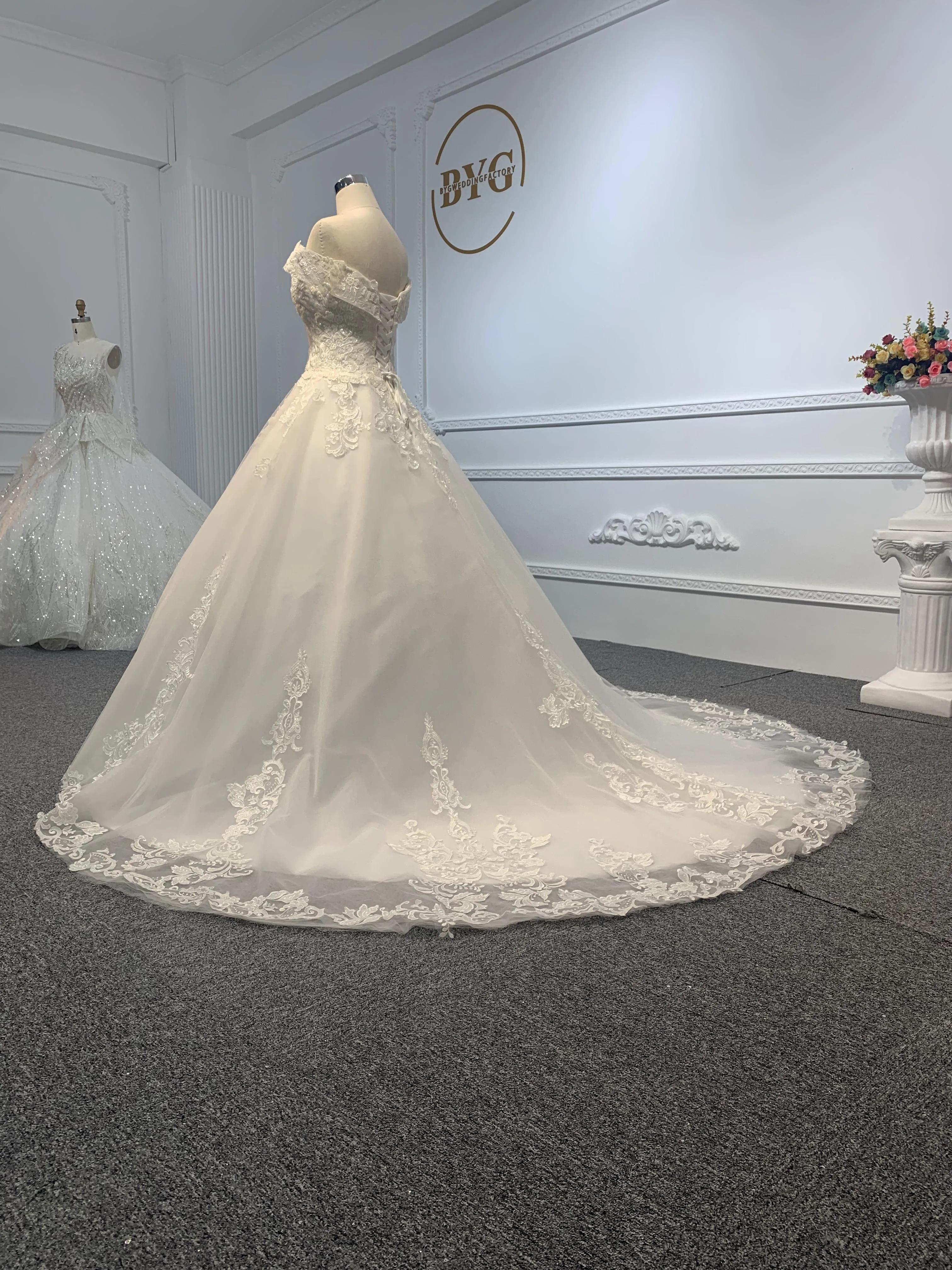 29736-BYG simple off-white embroidery A-line dress