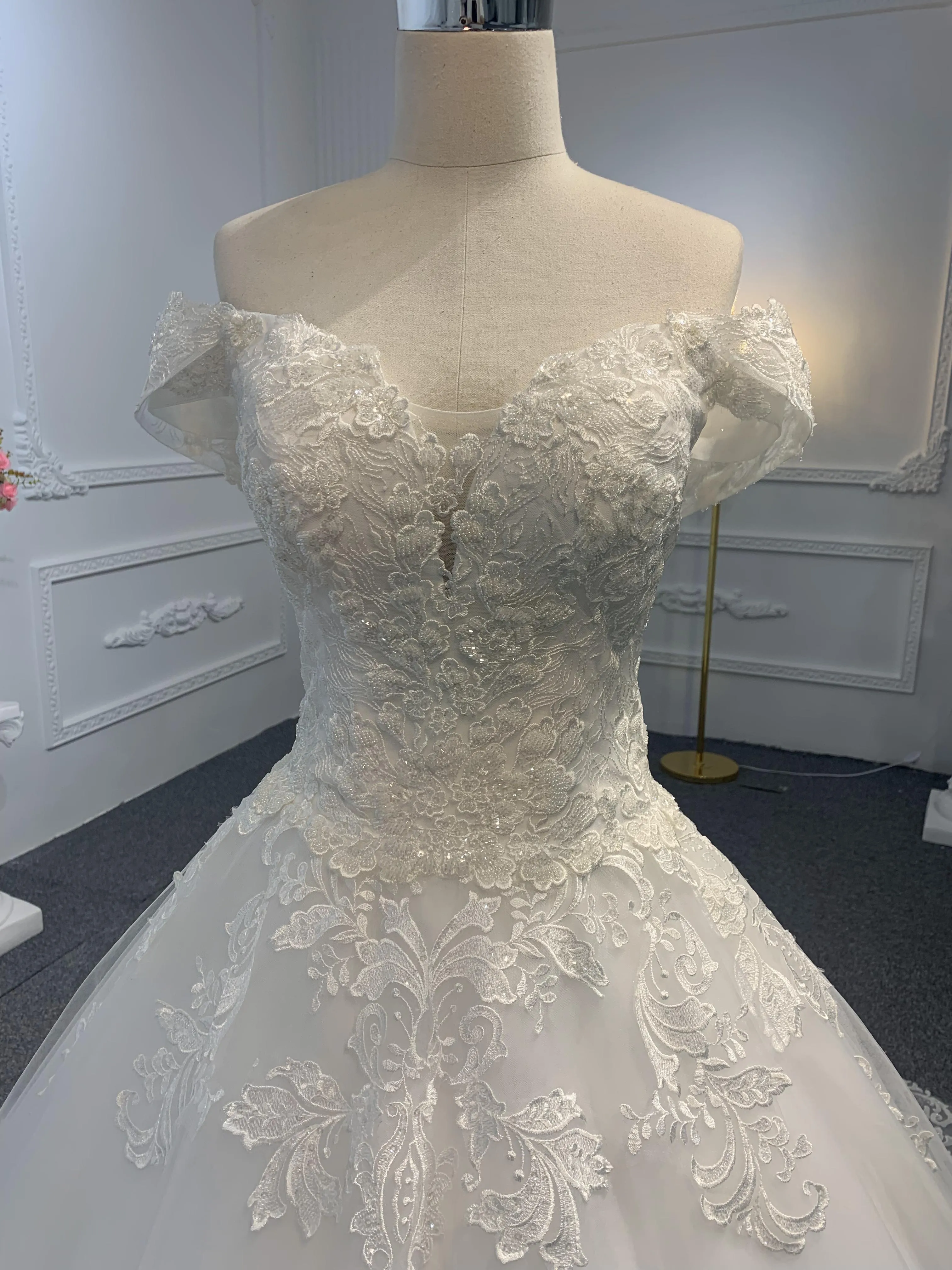 29736-BYG simple off-white embroidery A-line dress