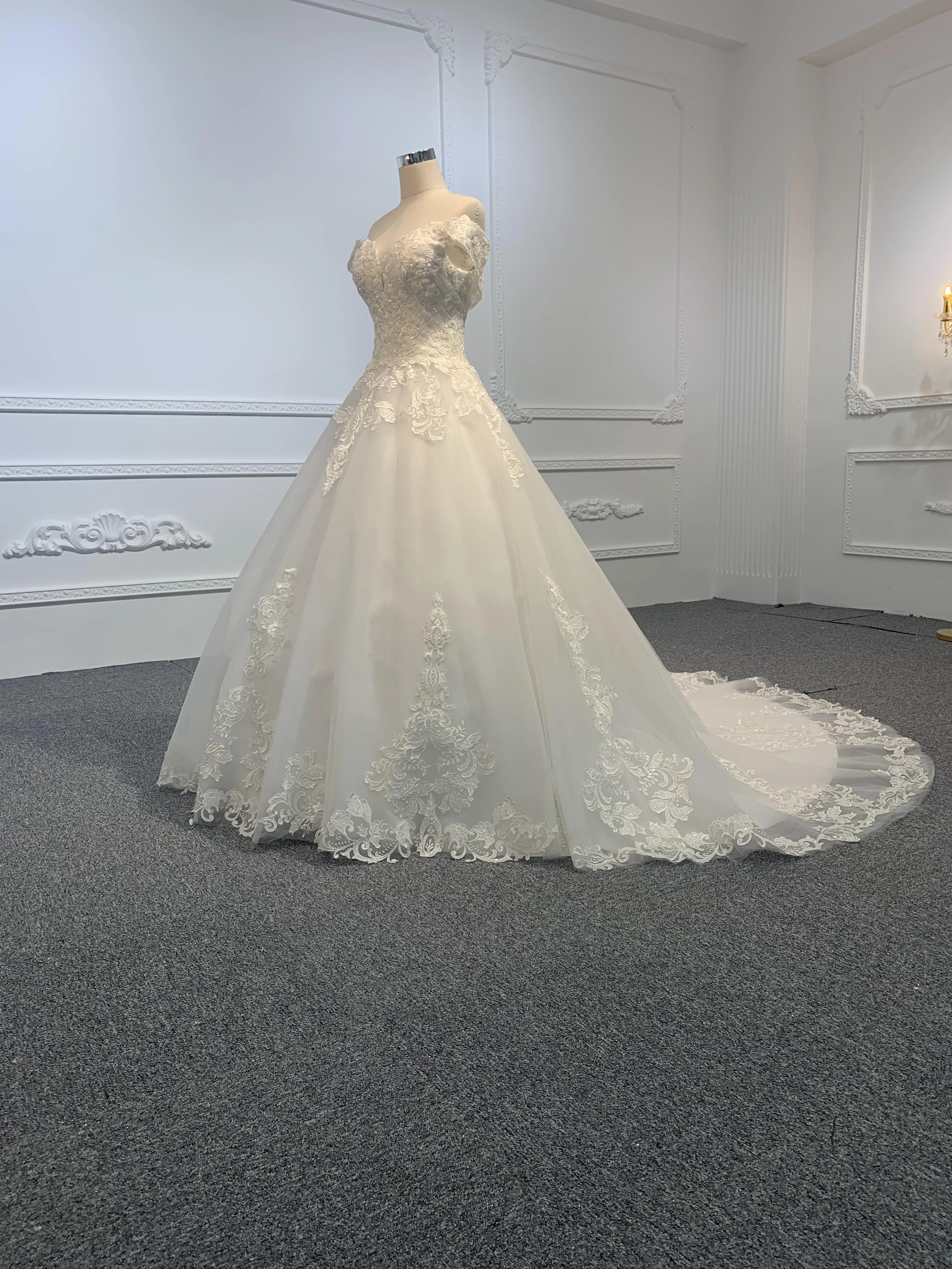 29736-BYG simple off-white embroidery A-line dress