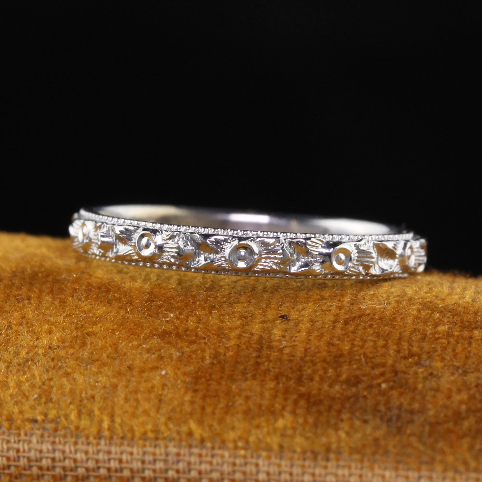 Antique Art Deco 18K White Gold Engraved Wedding Band - Size 5 1/4