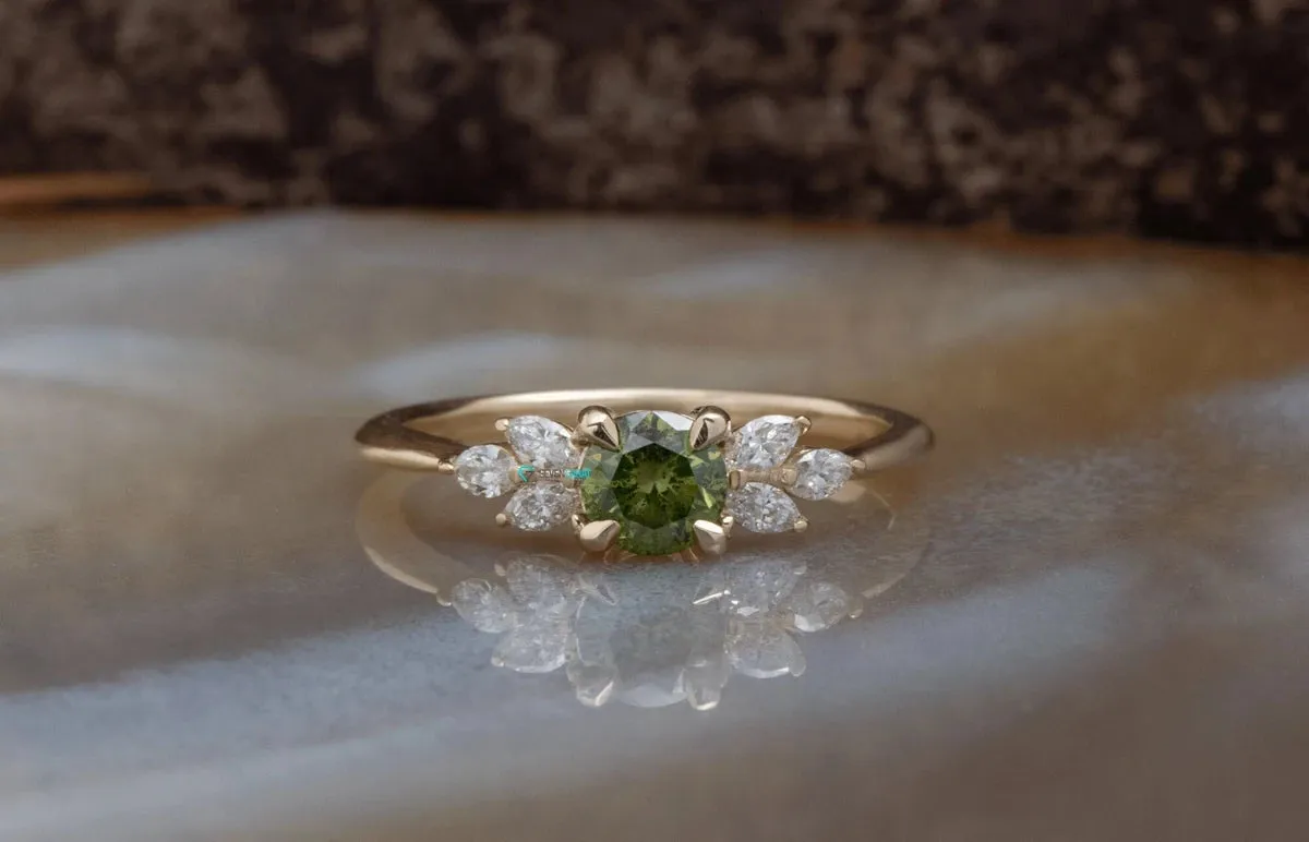 Art deco Engagement Ring with marquise