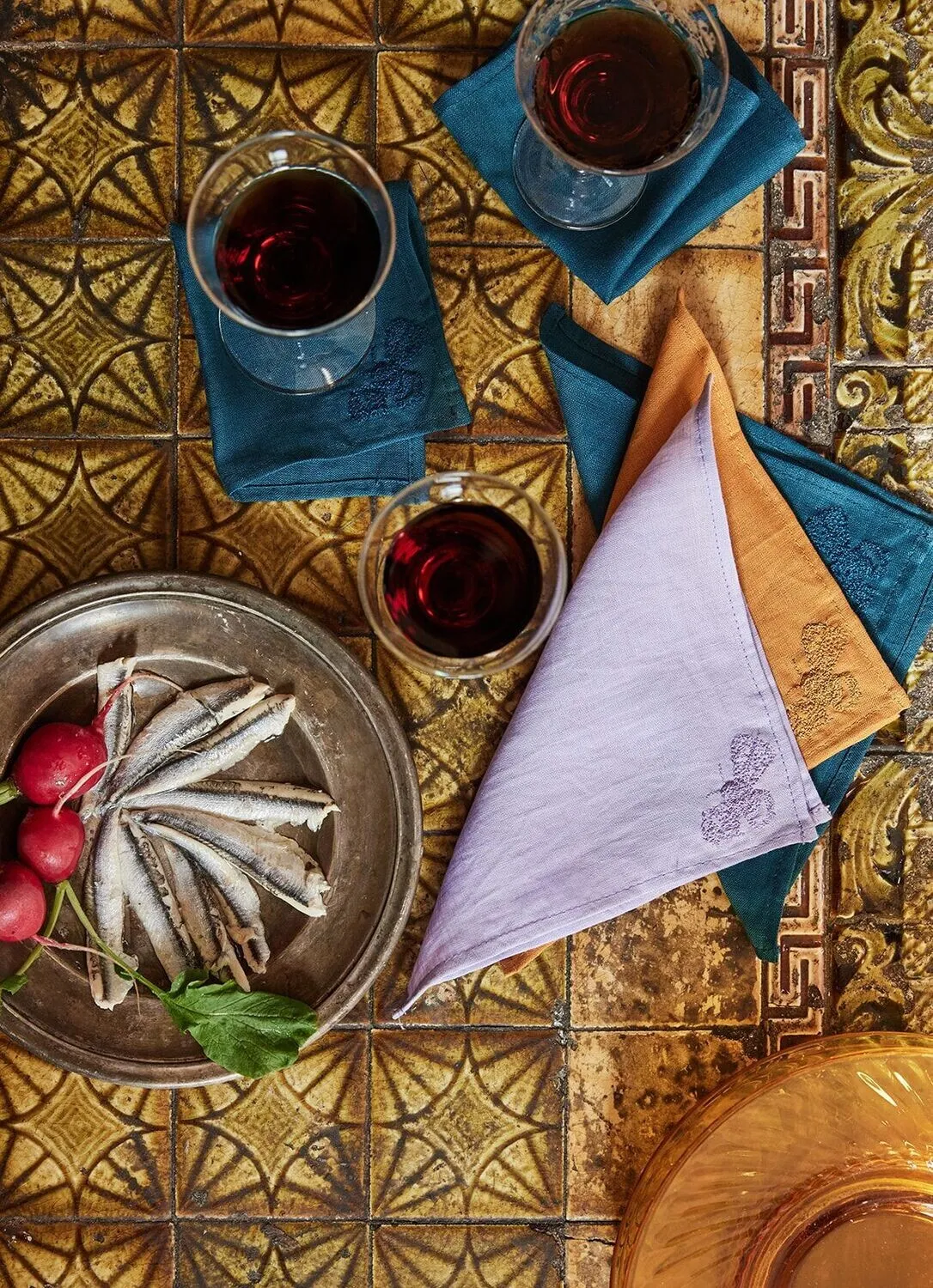 BEE COCKTAIL NAPKIN