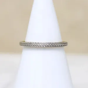 Chevron Engraved Two-Tone 18k Gold Art Deco Band
