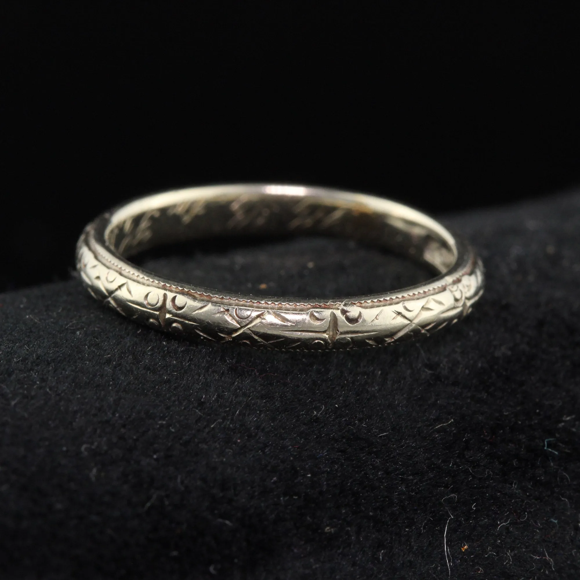 Circa 1922 - Antique Art Deco 18K White Gold Engraved Wedding Band - Size 5 1/4