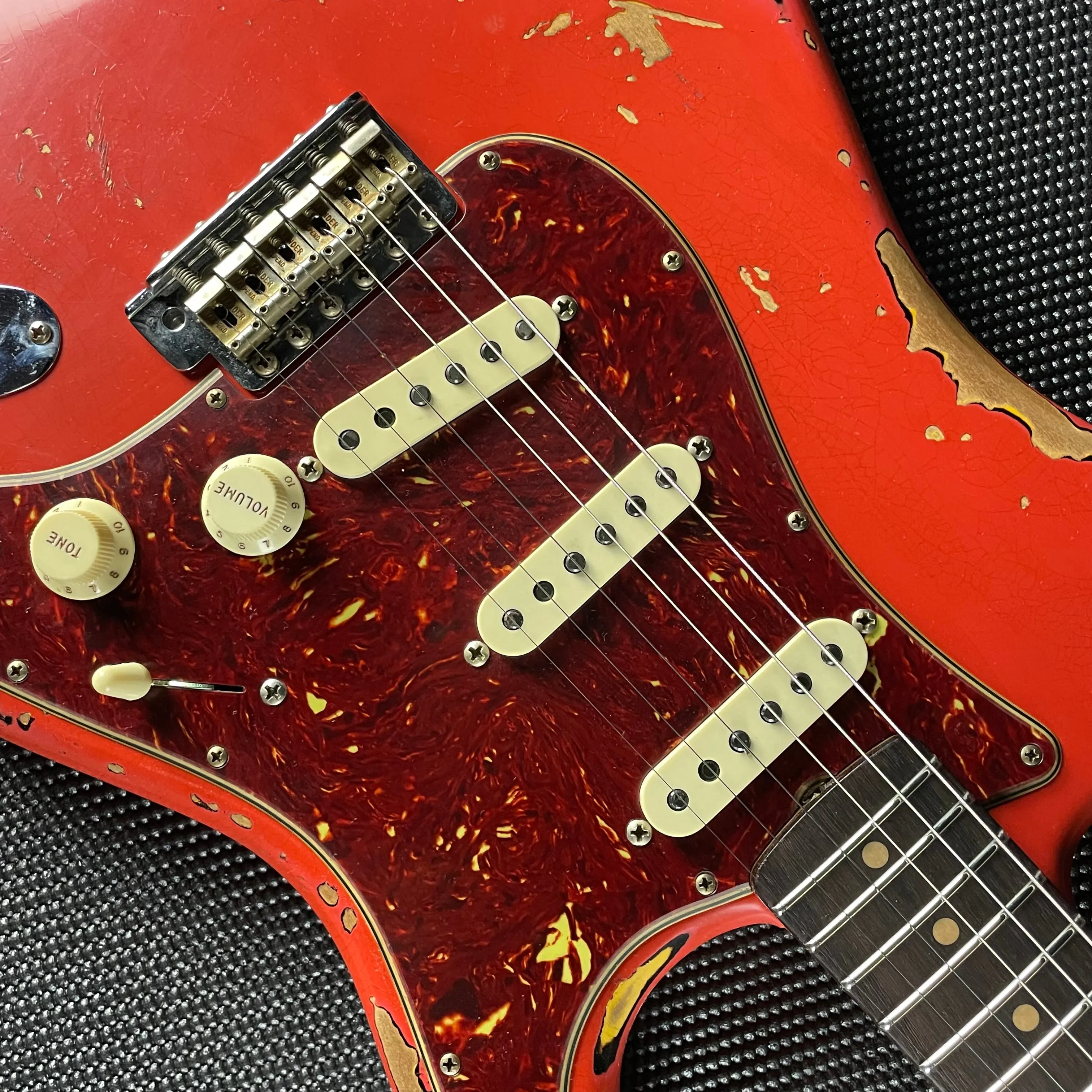 Fender Custom Shop LTD 1961 Stratocaster, Heavy Relic- Aged Fiesta Red/3TSB (7lbs 14oz)