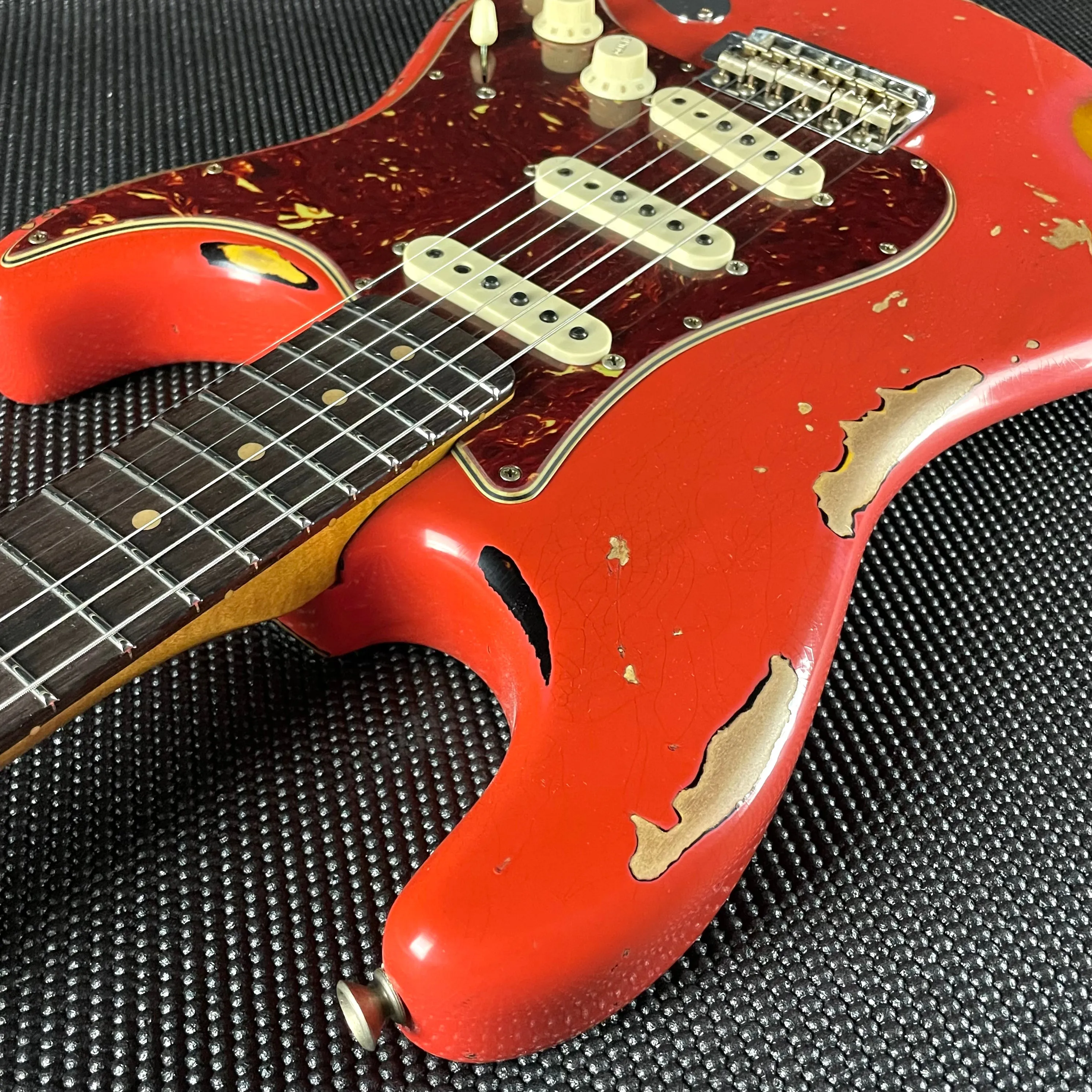 Fender Custom Shop LTD 1961 Stratocaster, Heavy Relic- Aged Fiesta Red/3TSB (7lbs 14oz)