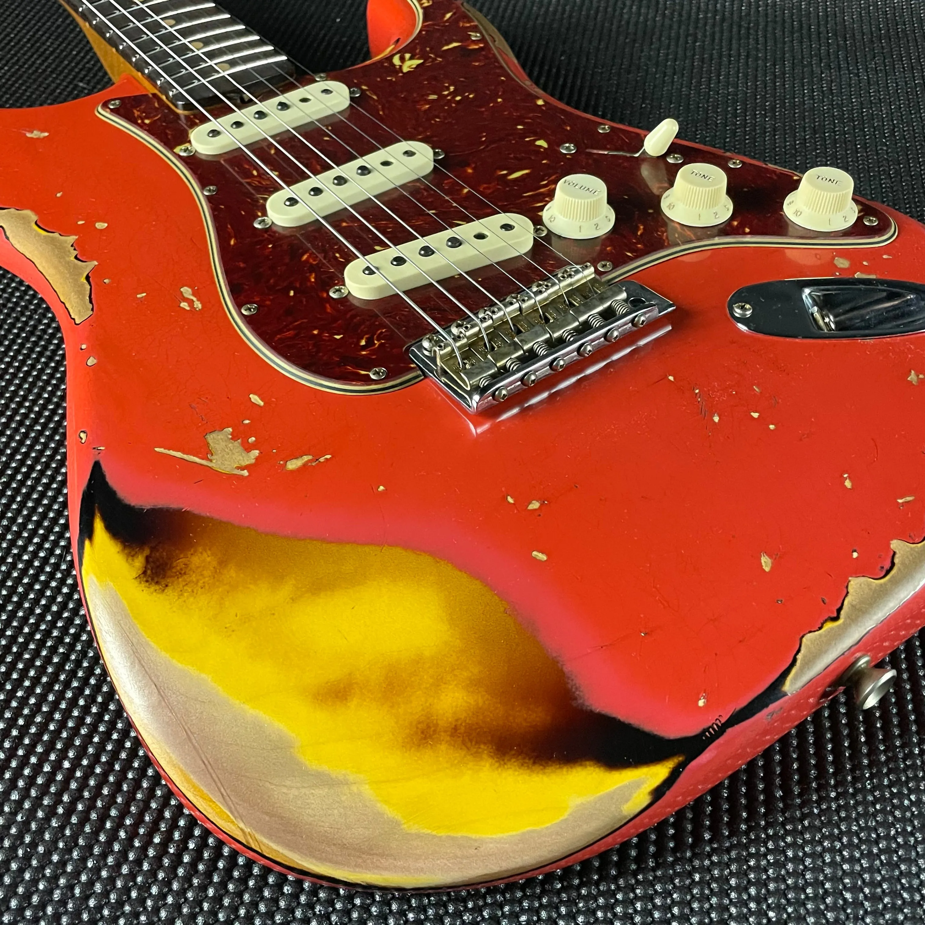 Fender Custom Shop LTD 1961 Stratocaster, Heavy Relic- Aged Fiesta Red/3TSB (7lbs 14oz)