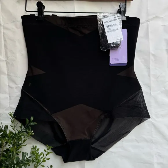 HONEYLOVE SuperPower BriefHIGH COMPRESSIONWON'T ROLL DOWN$84