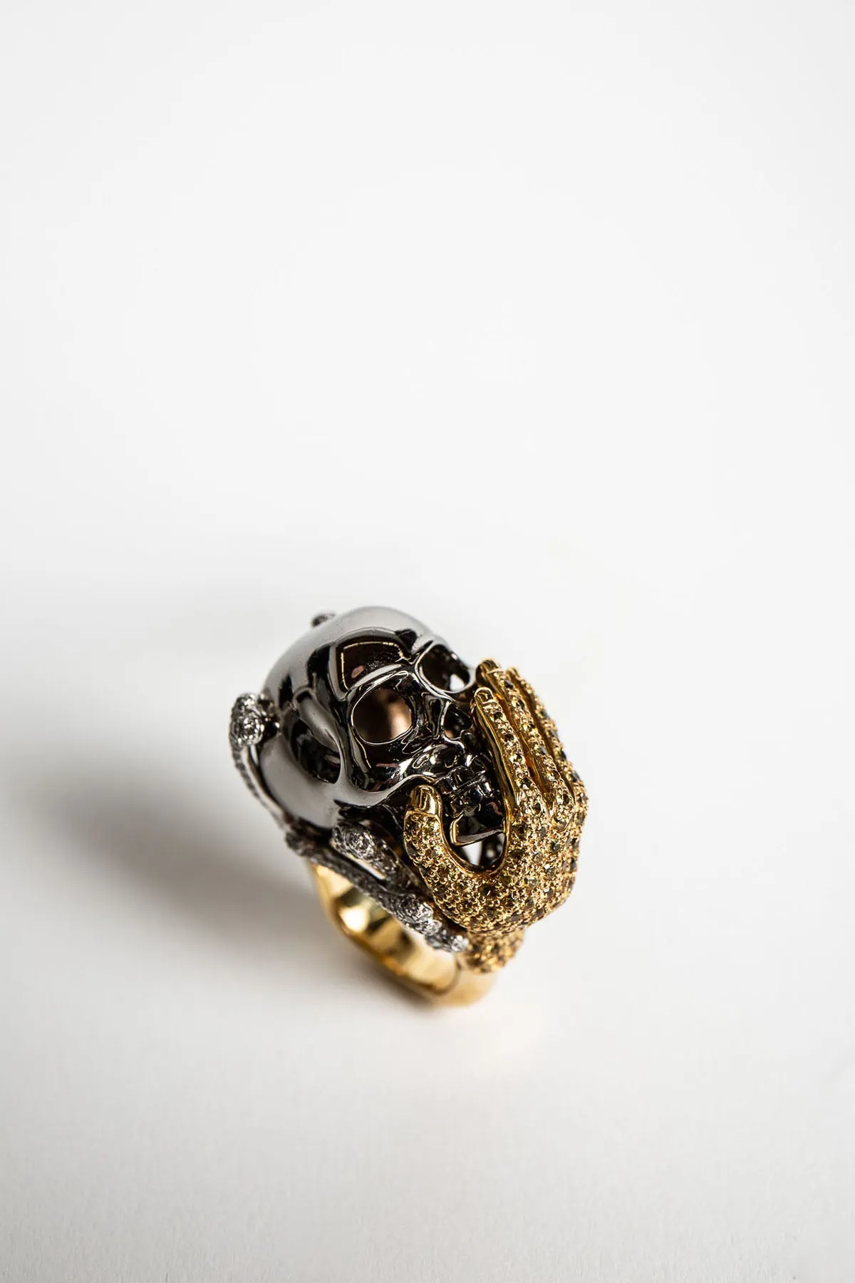 MAXFIELD PRIVATE COLLECTION | DIAMOND HAND SKULL RING