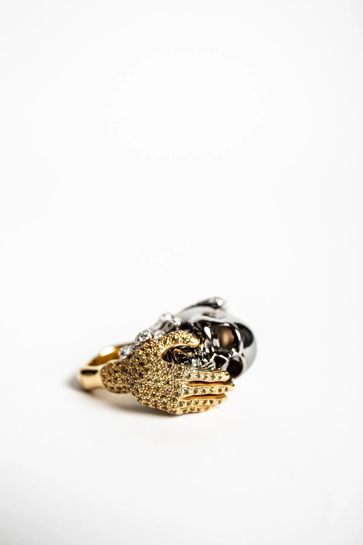 MAXFIELD PRIVATE COLLECTION | DIAMOND HAND SKULL RING