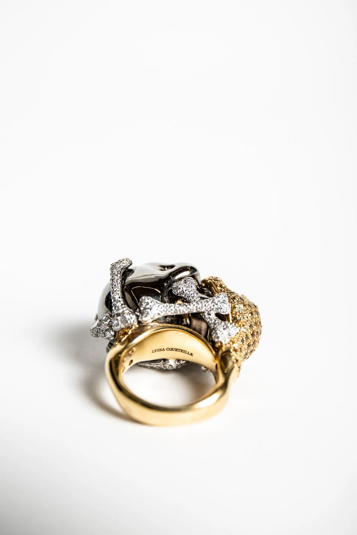 MAXFIELD PRIVATE COLLECTION | DIAMOND HAND SKULL RING