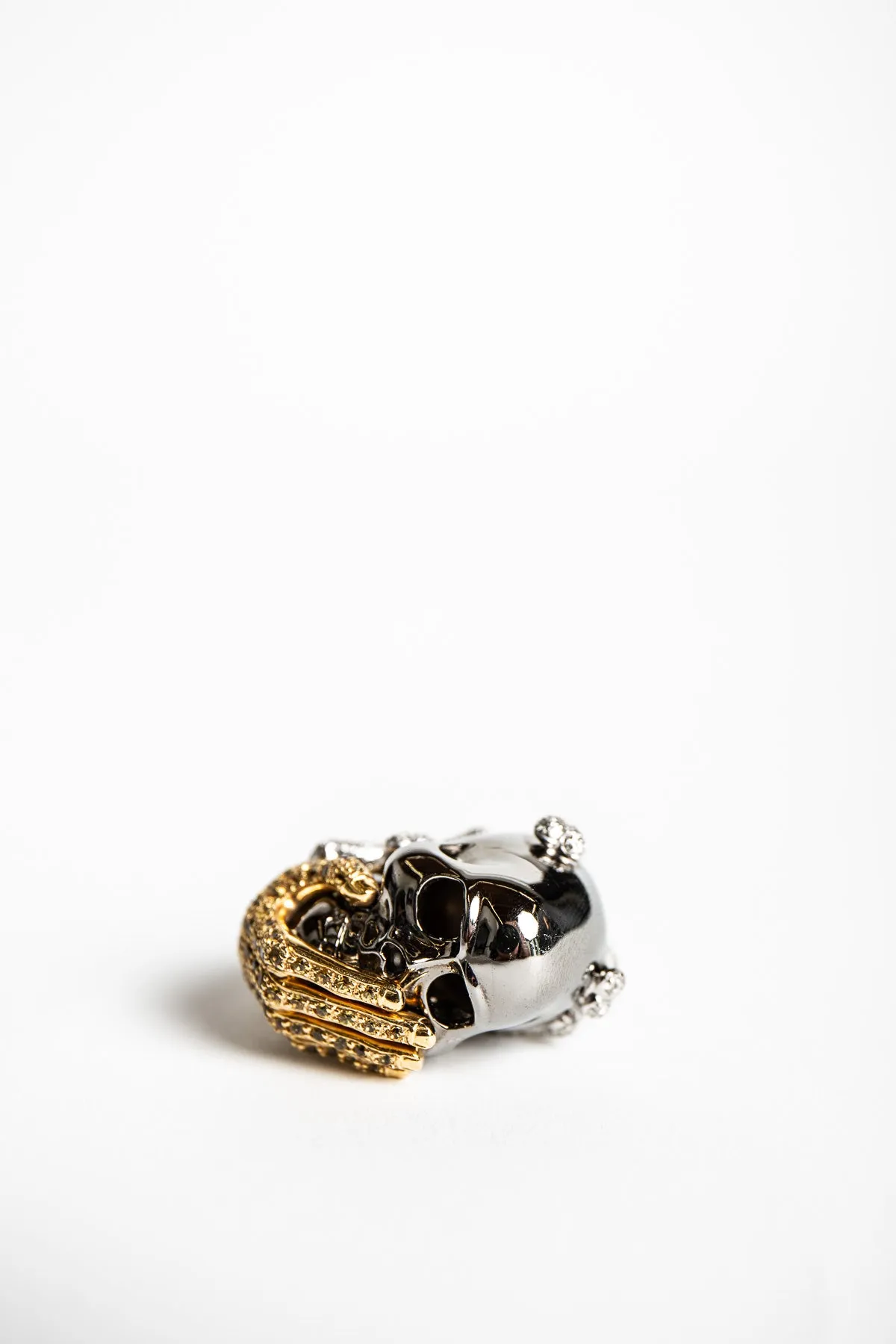 MAXFIELD PRIVATE COLLECTION | DIAMOND HAND SKULL RING