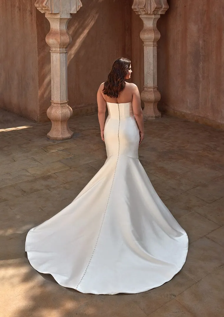 Pronovias: Tasman