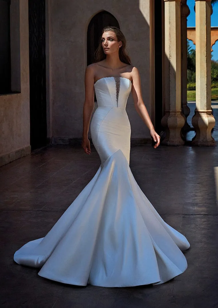 Pronovias: Tasman