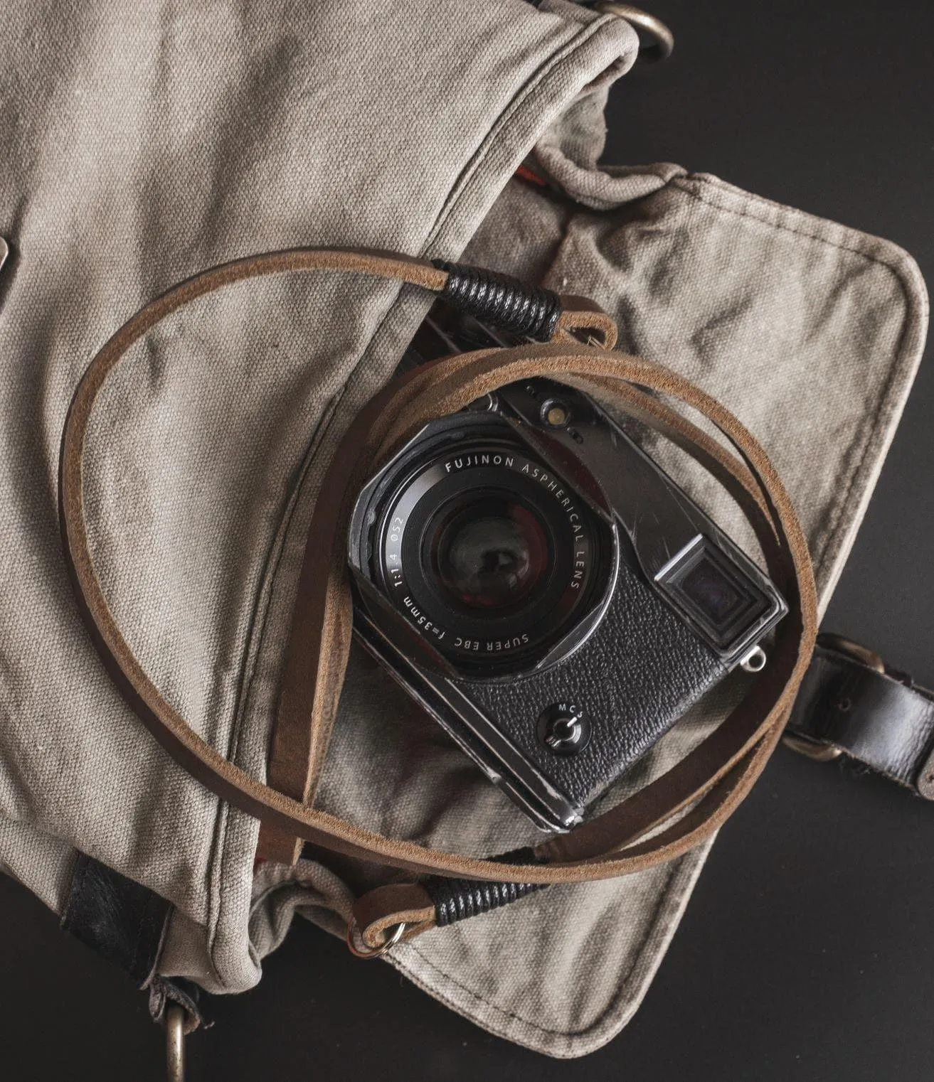 Real Pull-Up  Waxed Leather Camera Strap - Olive Green 10mm
