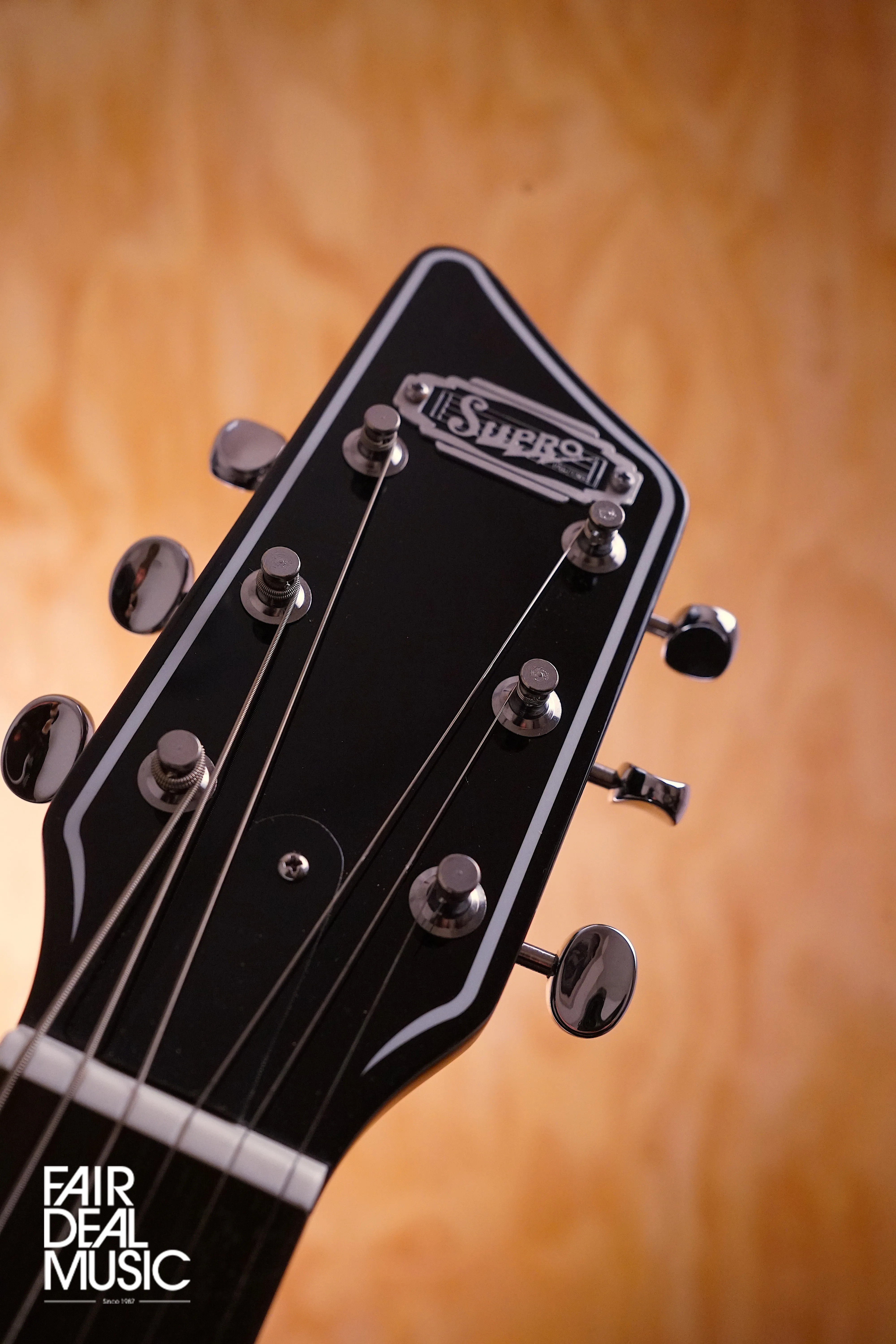 Supro 2020JB Westbury Dual Pickup Island Series in Jet Black, USED