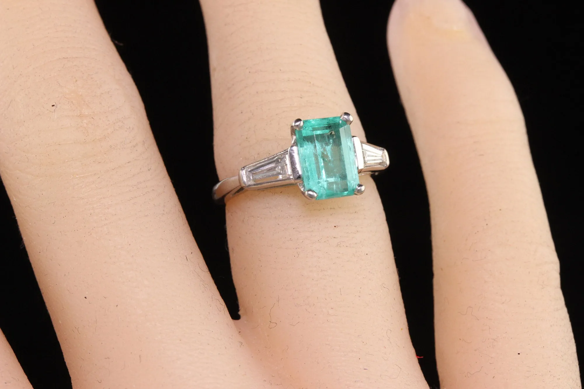 Vintage Retro Platinum Colombian Emerald Diamond Baguette Engagement Ring